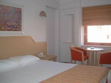 Istanbul Conti Hotel Екстериор снимка